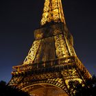Eiffelturm bei Dämmerung