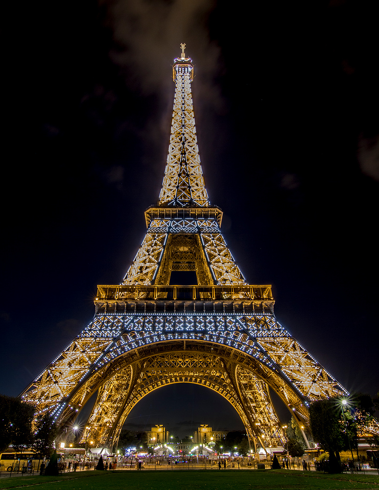 Macht Der Eiffelturm Nachts Zur Vollen Stunde Eiffelturm bei Nacht Foto & Bild | europe, france, paris Bilder auf