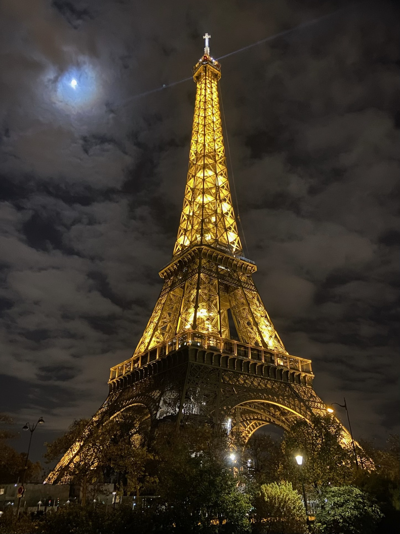 Eiffelturm bei Nacht 