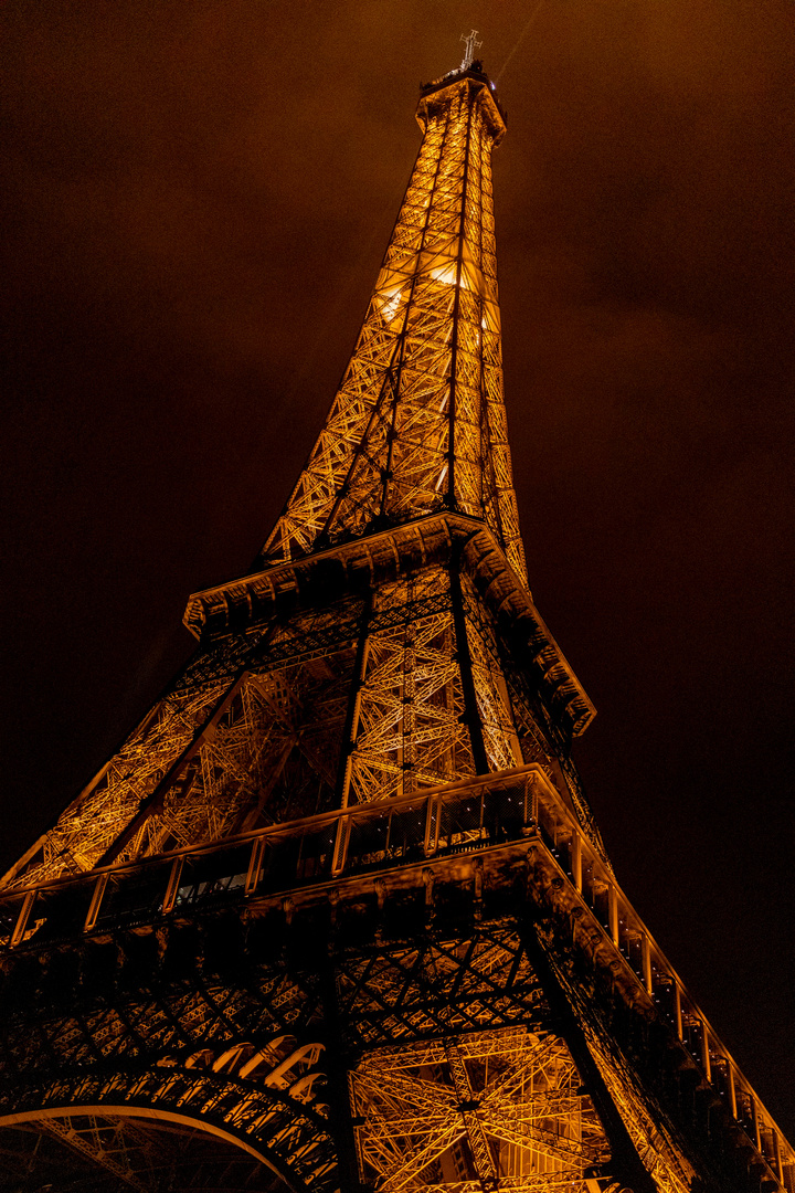 Eiffelturm bei Nacht