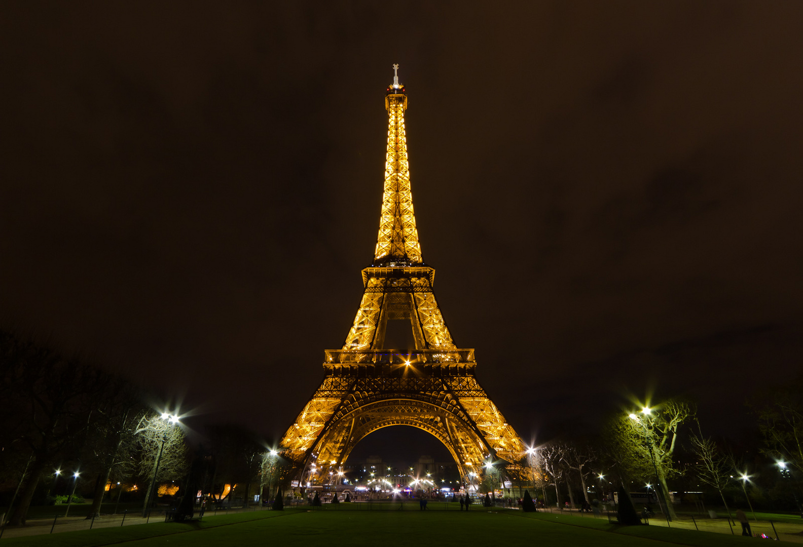 Macht Der Eiffelturm Nachts Zur Vollen Stunde Eiffelturm bei Nacht (V2) Foto & Bild | europe, france, paris Bilder