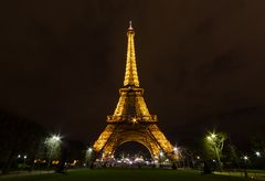 Eiffelturm bei Nacht (V2)