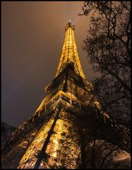 Eiffelturm, gedimmt