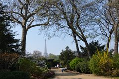 Eiffelturm im Frühling