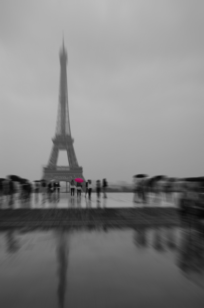 Eiffelturm im Regen