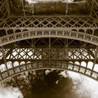 Eiffelturm mit Infrarotfilter