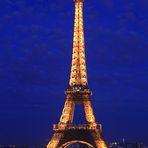 Eiffelturm zur Blauen Stunde