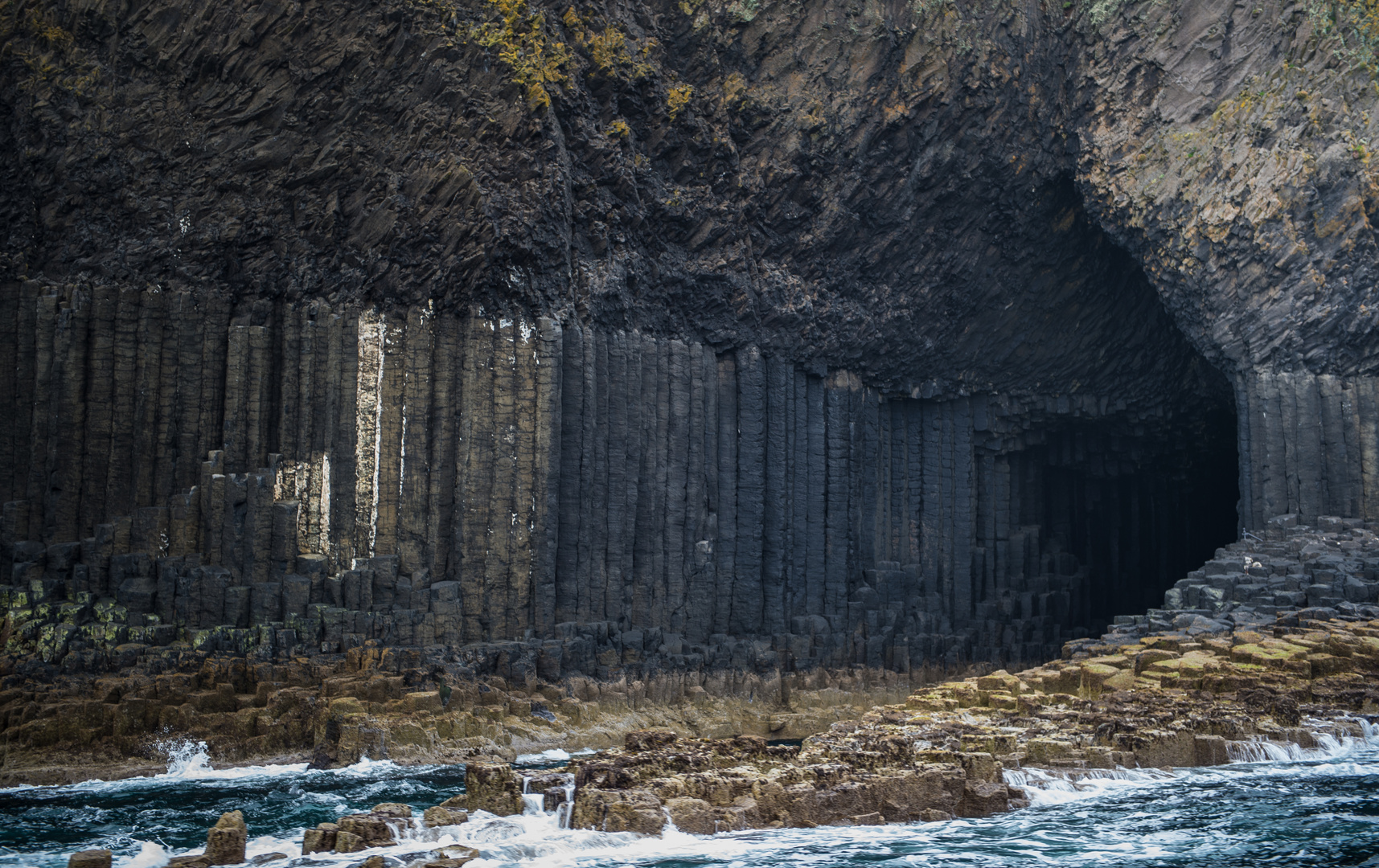 Eigang zur Fingals Höhle, Staffa