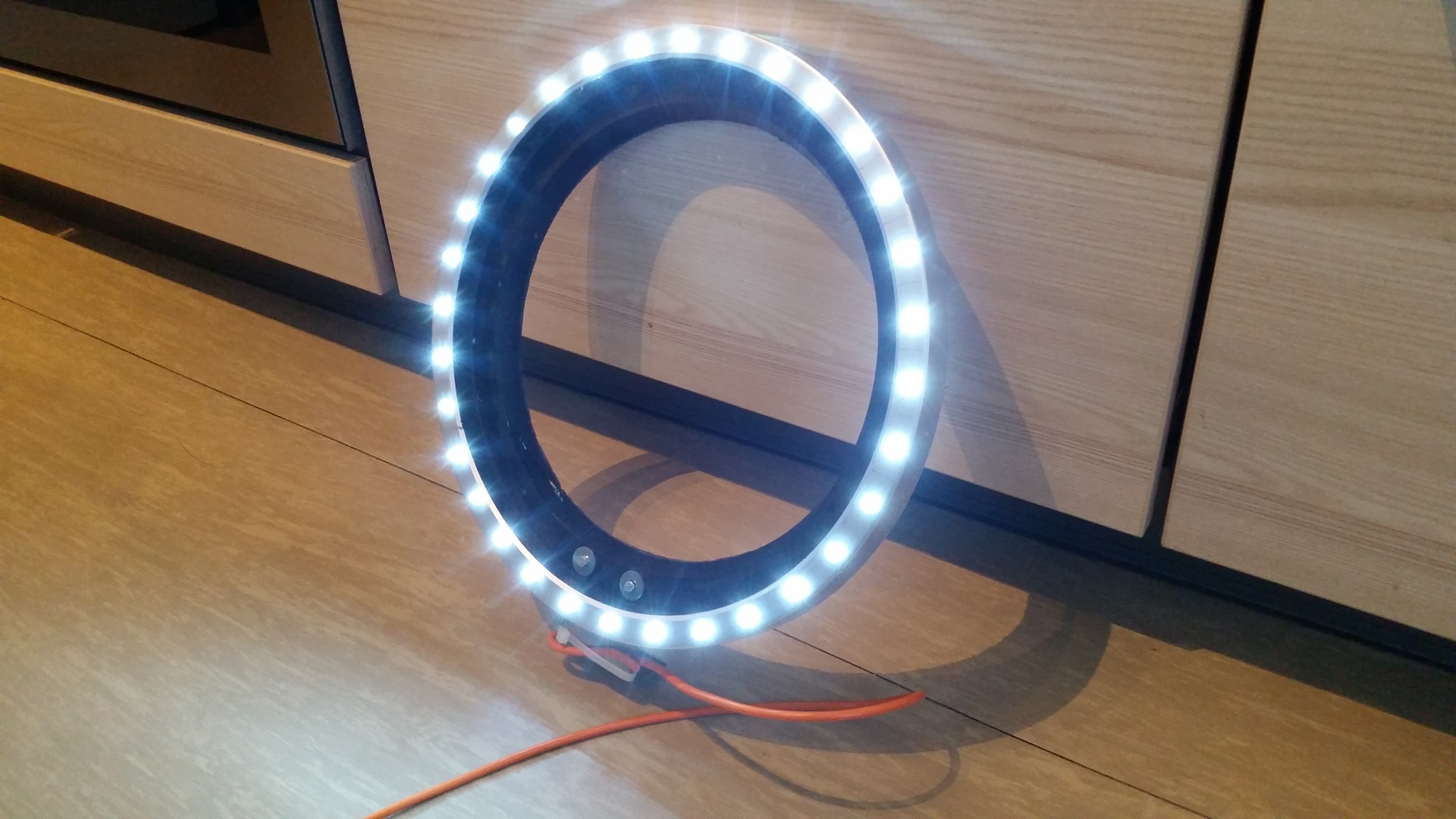 Eigenbau Ringlicht mit LED aus Uhr