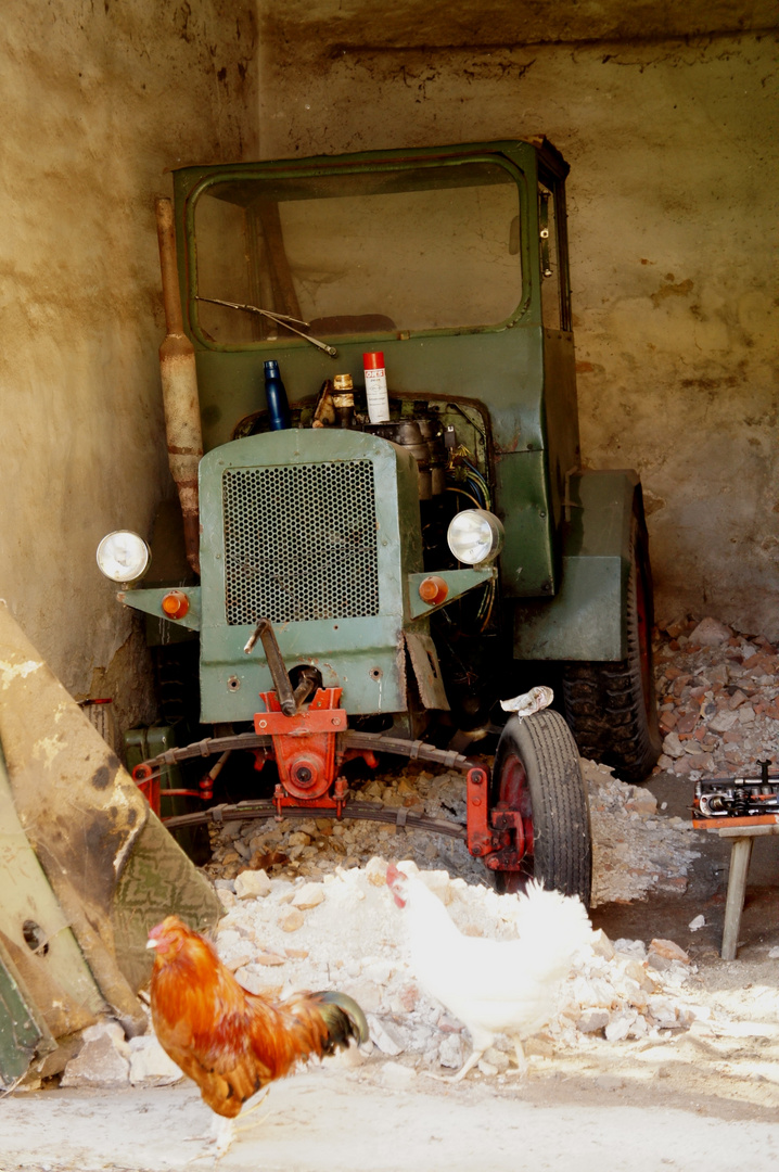 Eigenbautraktor im Dornröschenschlaf