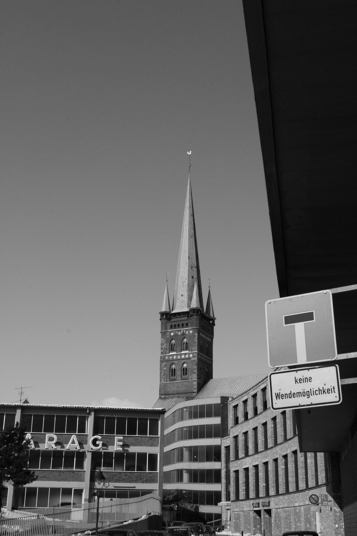 Eigenwilliger Blickwinkel auf die St.Petri-Kirche in Lübeck