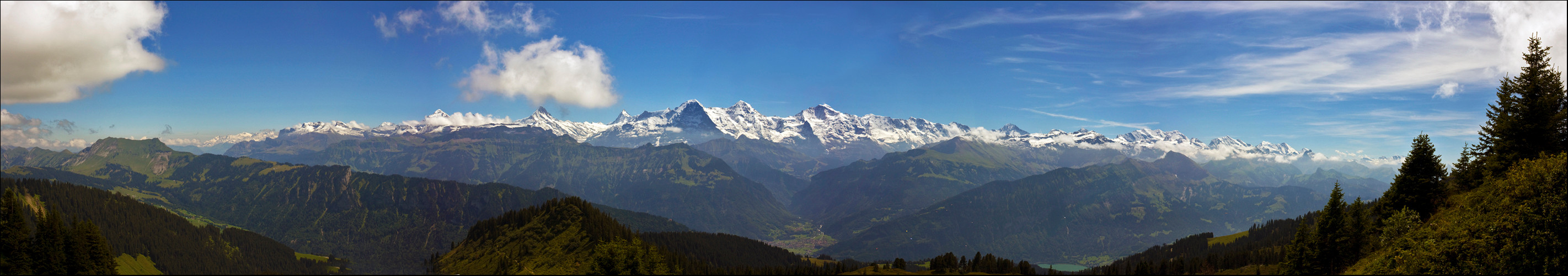 Eiger Jungfraujoch Panorama-Bild. Bitte mit dem Cursor rechts/links fahren.