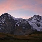 Eiger und Mönch im Morgenlicht  noch während des Hellwerdens gestern früh