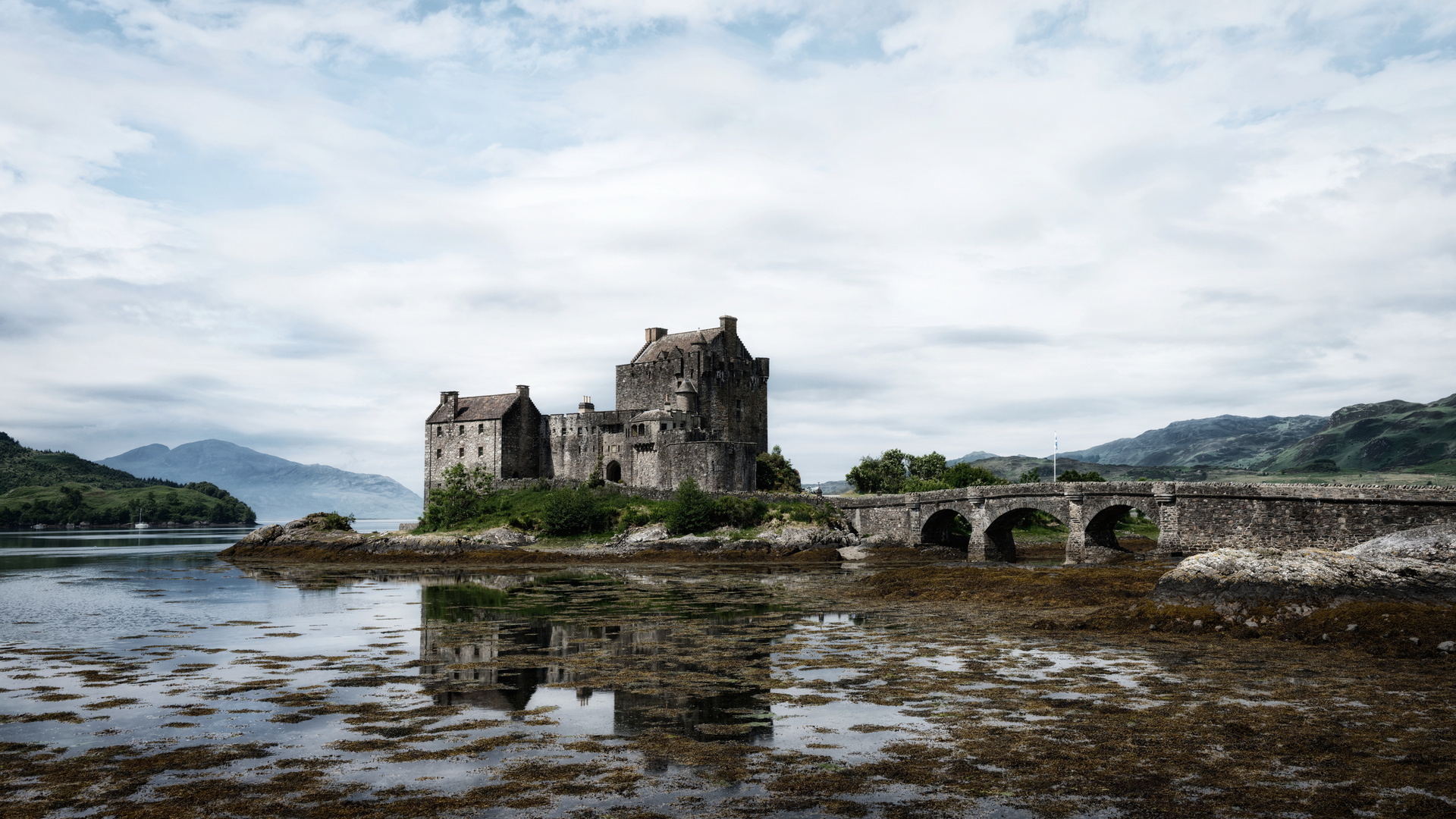 Eilean Donan Castle * Familiar