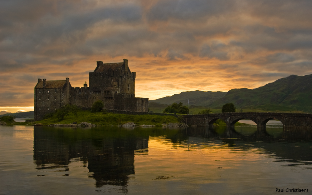 Eilean Donan Castle im Abendrot