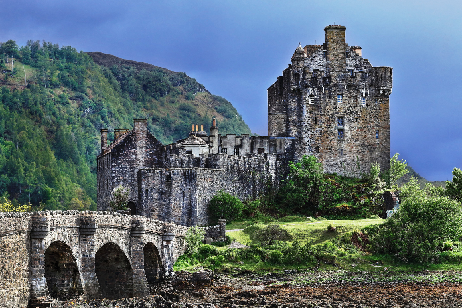 Eilean-Donan-HDR1