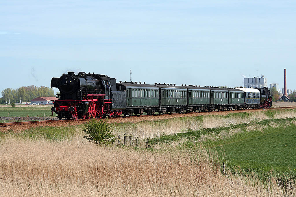 Ein 23er und ein 52er  unterwegs in Friesland (NL)