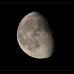 Ein 300mm, 2x, ZR, 1.4x, 1.6er Crop 3/4tel Mond