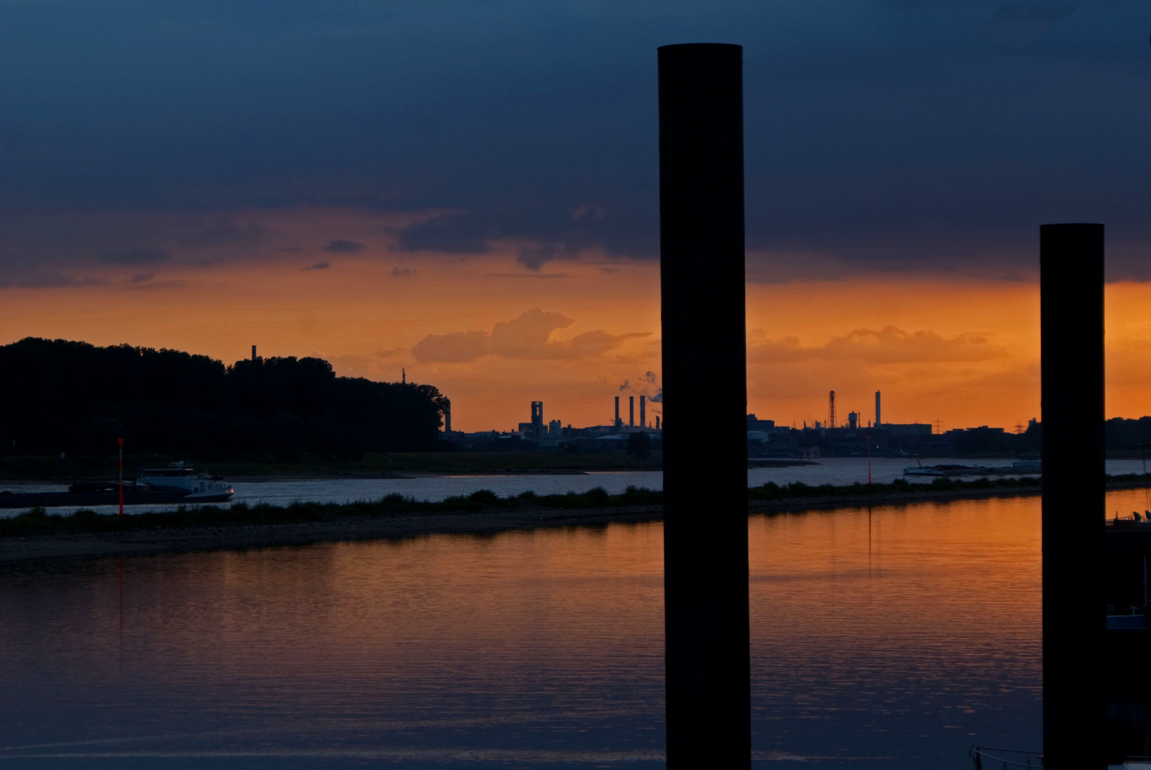 ein Abend am Rhein . . .