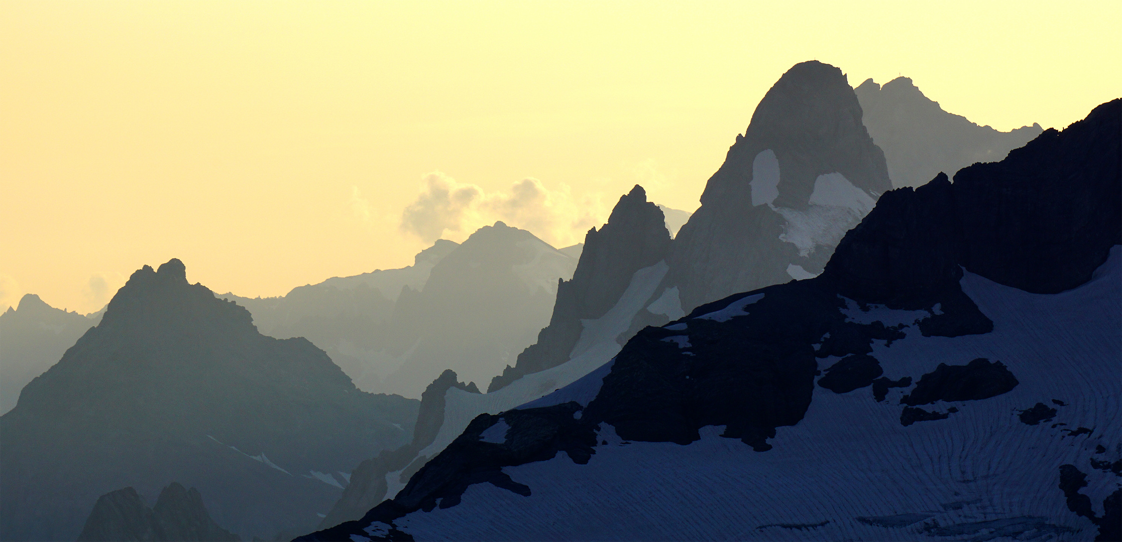 Ein Abend vor der Planurahütte