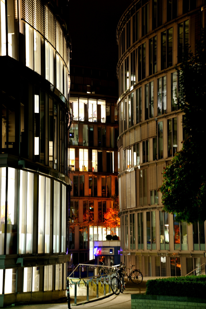 Ein Abendspaziergang am Mediapark (2)