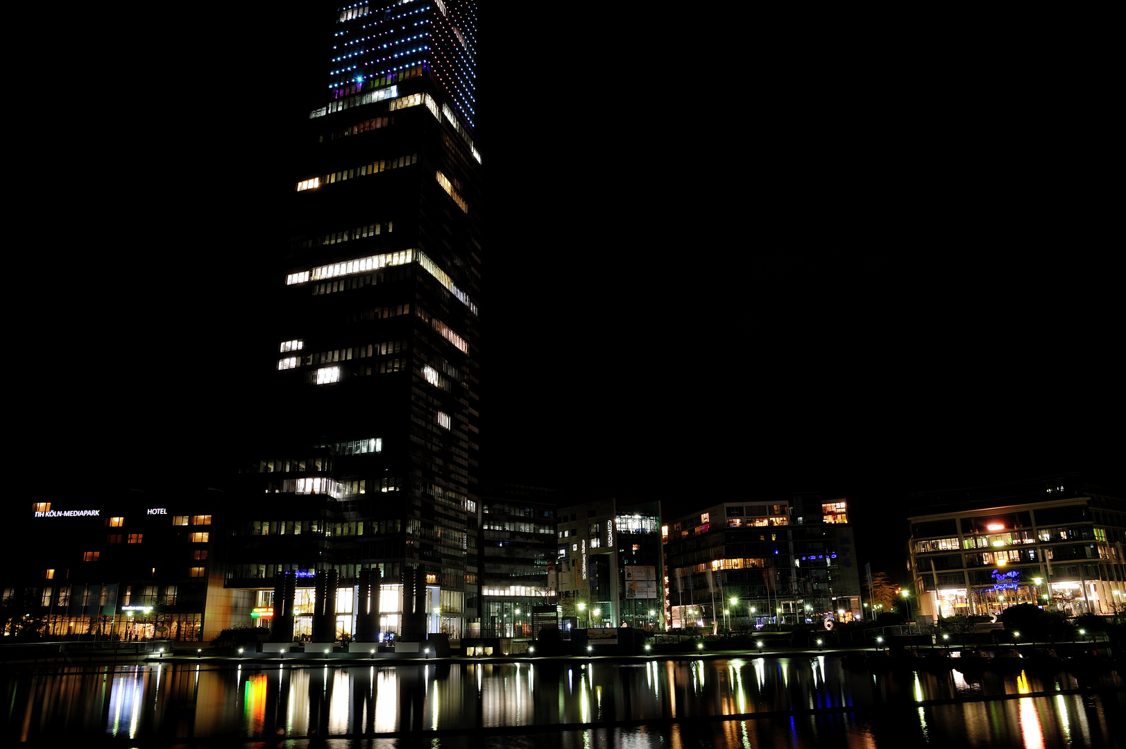 Ein Abendspaziergang am Mediapark (6)