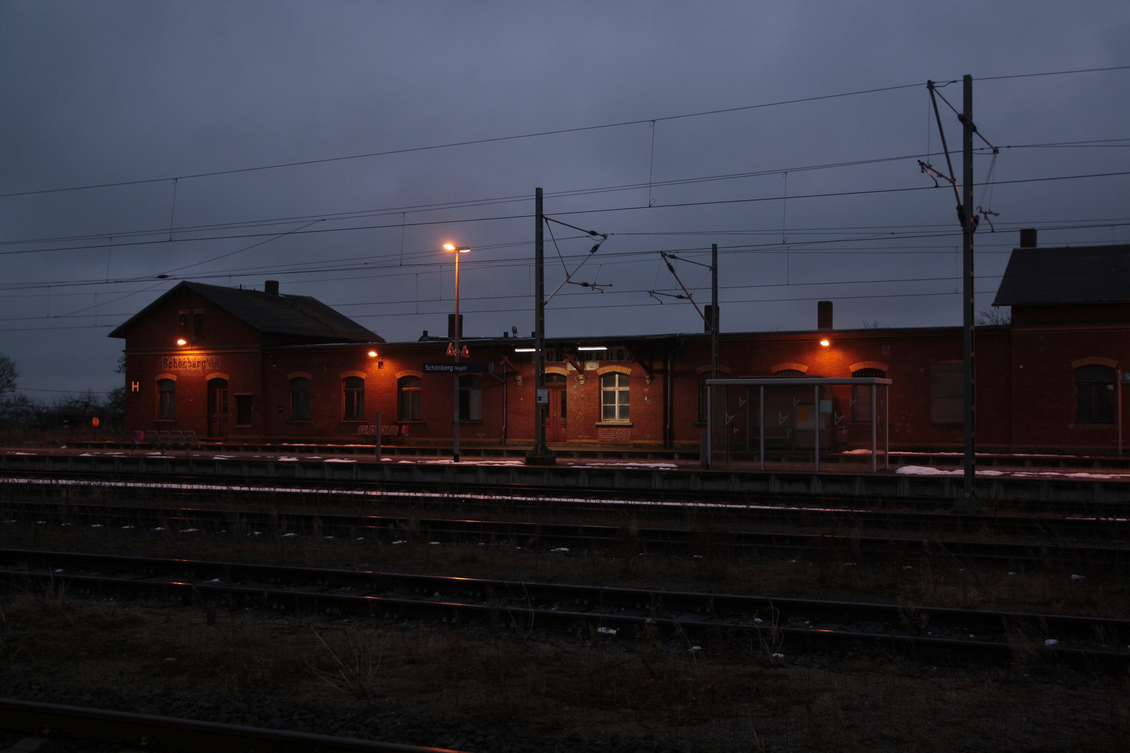 Ein alter Bahnhof birgt Geheimnisse .