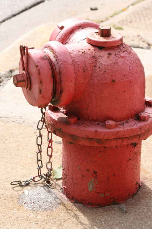 ein alter Hydrant oder Hundetoilette