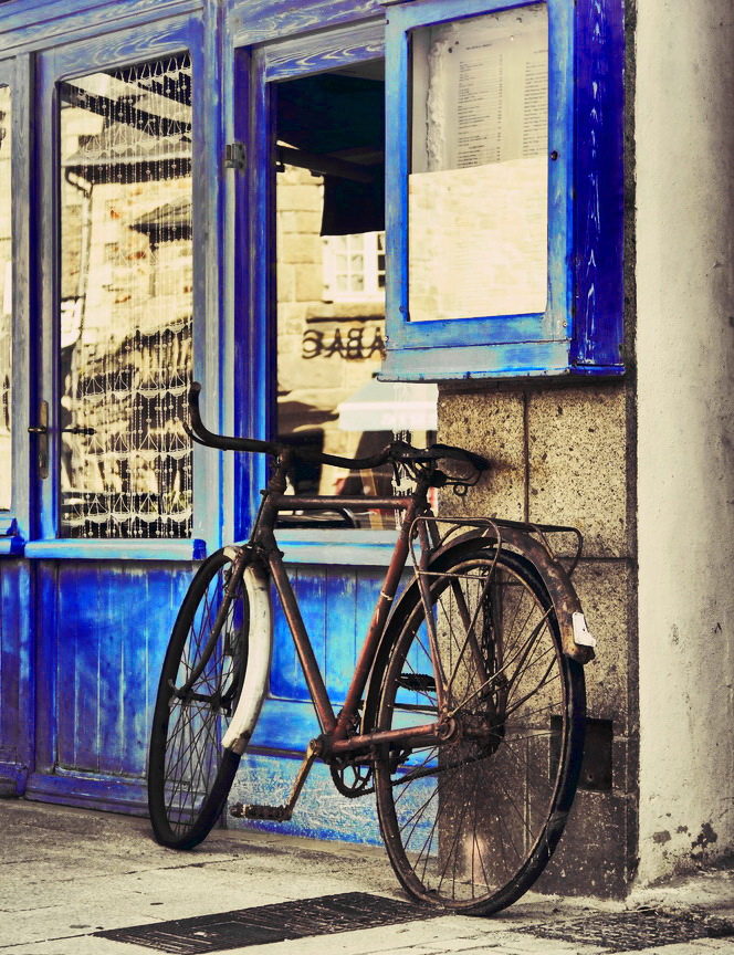 Ein altes Fahrrad in Roscoff