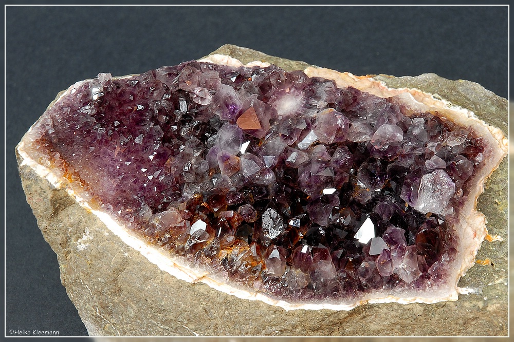 Ein Amethyst . . .