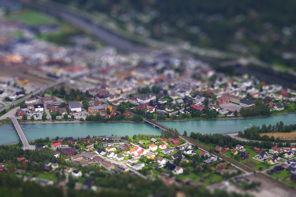 Ein Anblick wie in eine Modelleisenbahnlandschaft