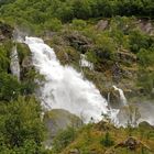 Ein anderer Blick auf den Wasserfall.