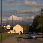 Ein Anfang Rosenheims mit Bergpanorama