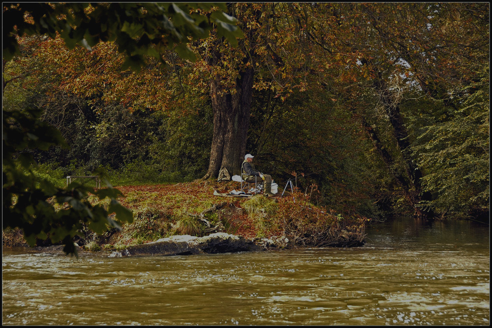 Ein Angler an der Lippe.