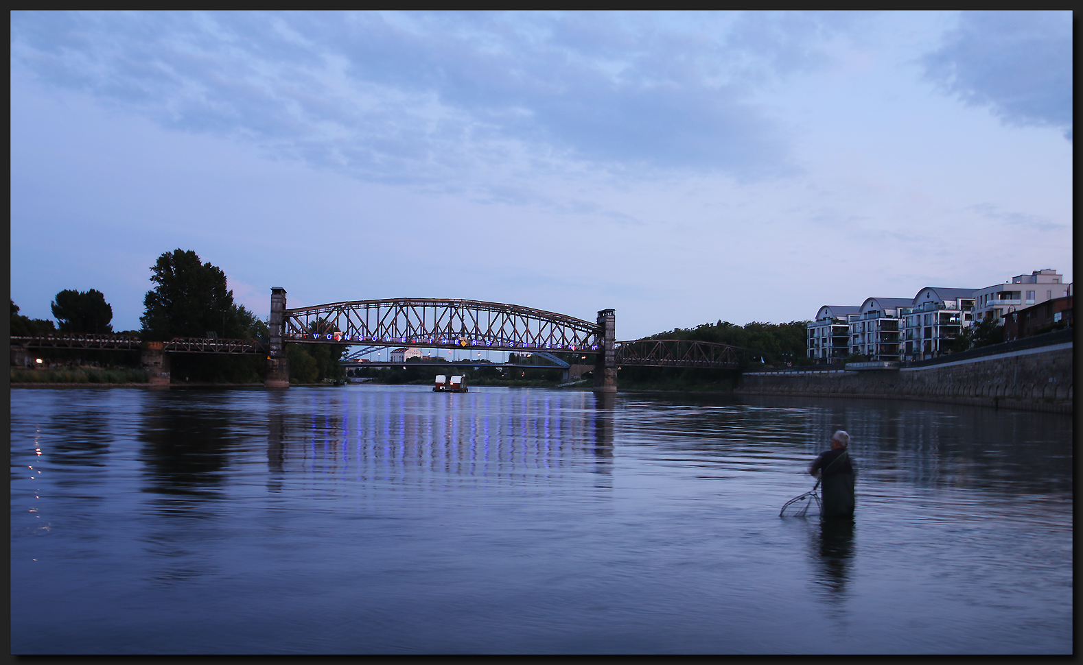 ...Ein Angler stand am Elbestrand...