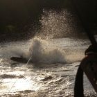 ein Ausrutscher beim Wakeboardfahren