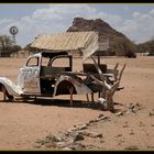 Ein Auto irgendwo in Namibia