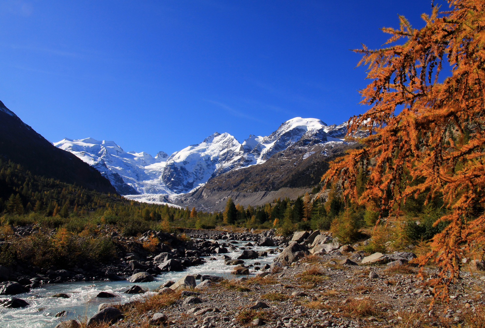 Ein Bach im Engadin