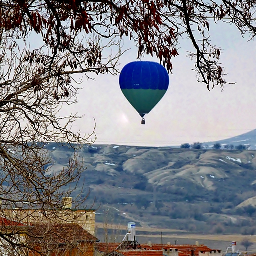 Ein Ballon am frühen Morgen.