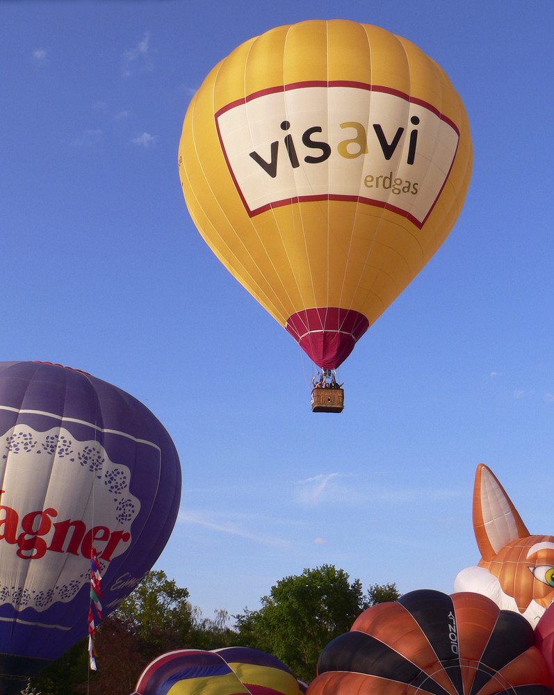 Ein Ballon geht in die luft :D