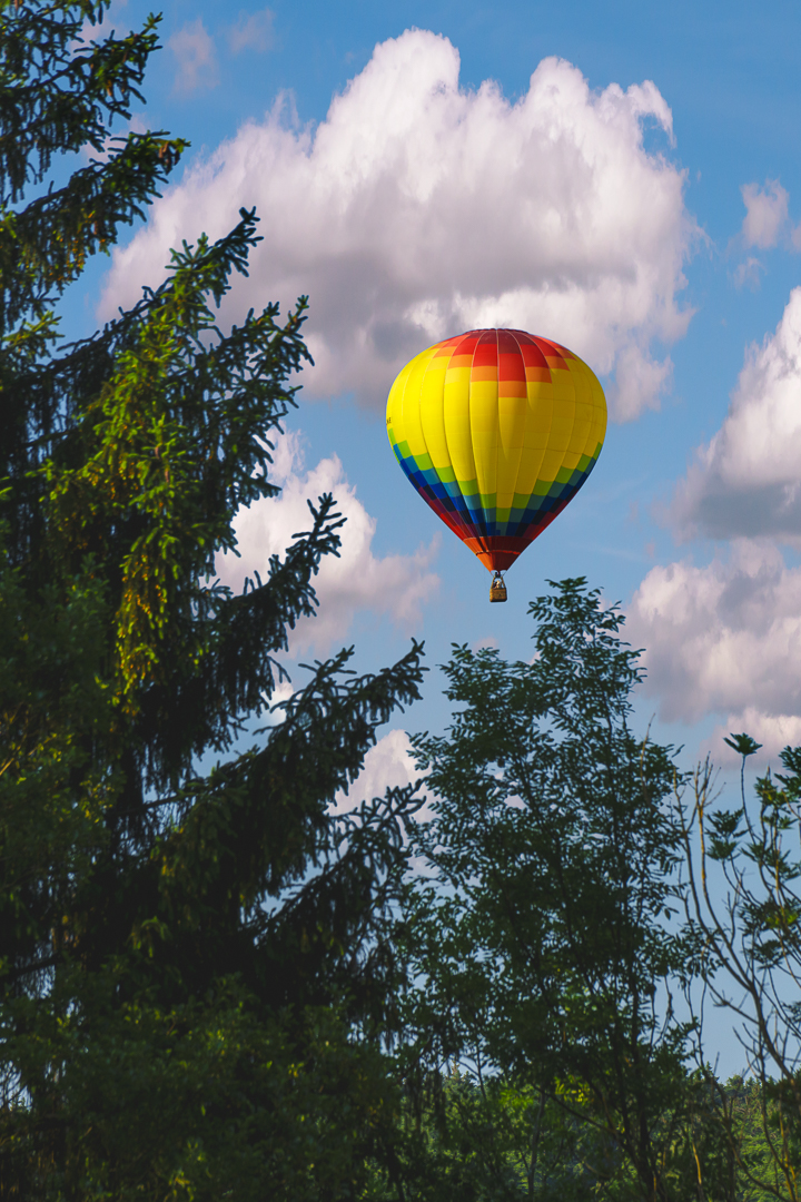 Ein Ballon steigt auf