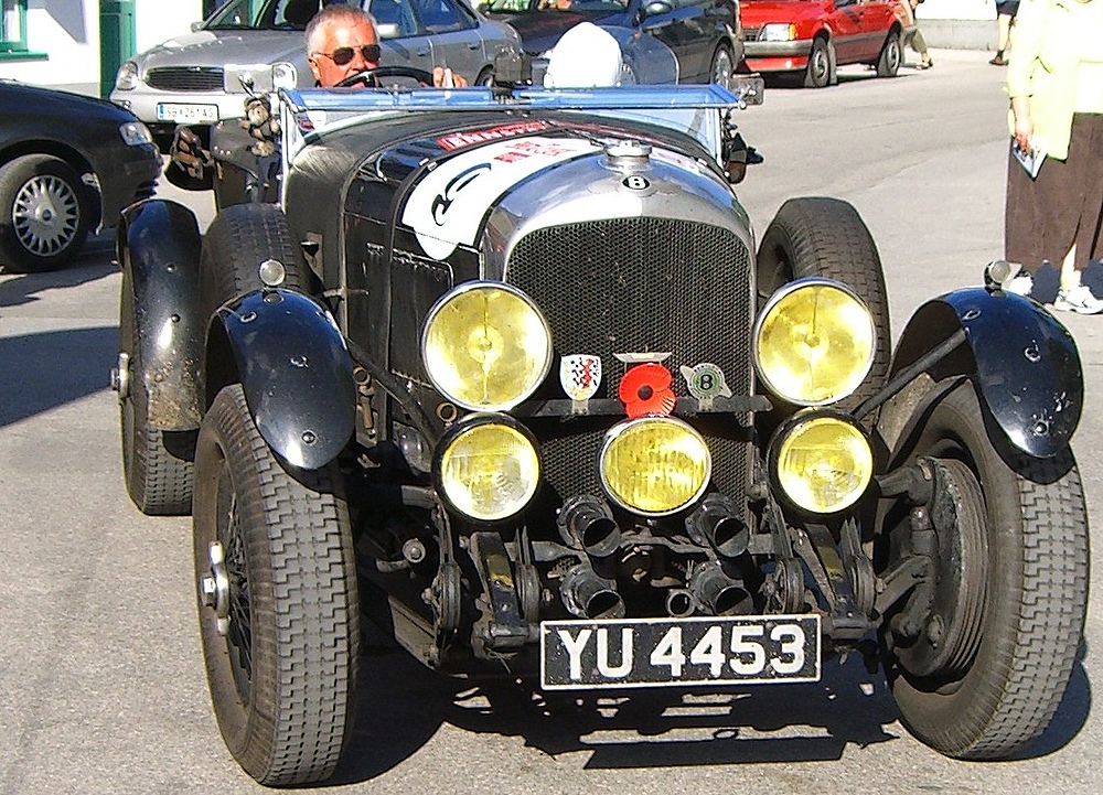 Ein Bentley bei der Ennstal Classic