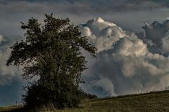 Ein Berg aus Wolken