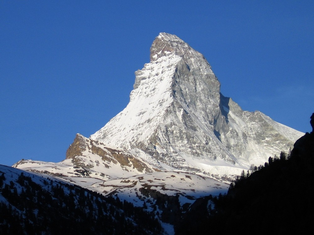 Ein Berg bei Zermatt ist schon munter !