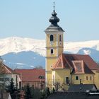 Ein Bergdorf? Nein, nur die Kirche von Unterpremstätten bei Graz, ...