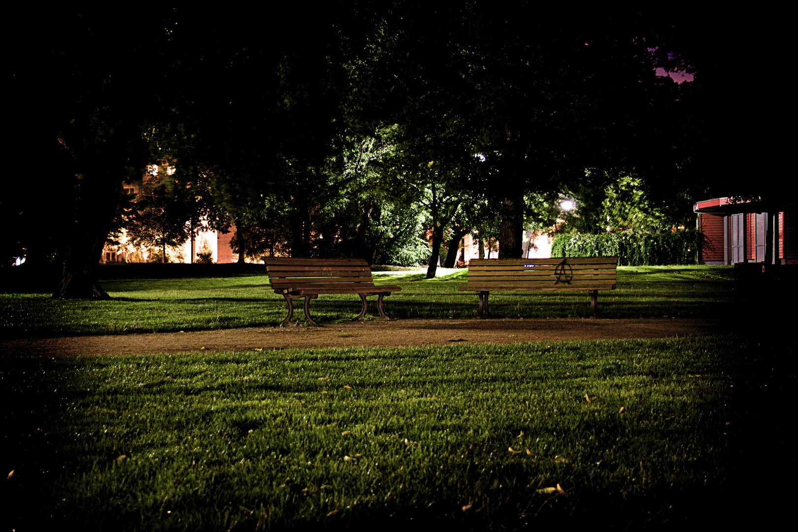 Ein berliner Park bei Nacht Foto & Bild architektur, stadtlandschaft