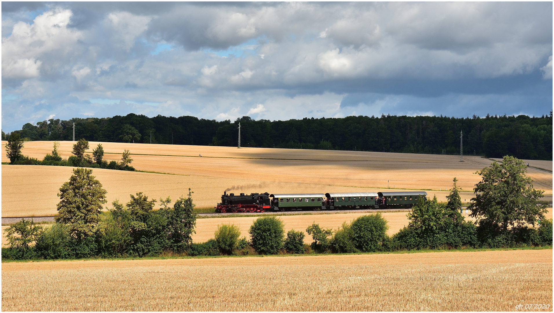 Ein Bett Im Kornfeld Foto Bild Bahn Eisenbahn Dampflok Bilder Auf Fotocommunity