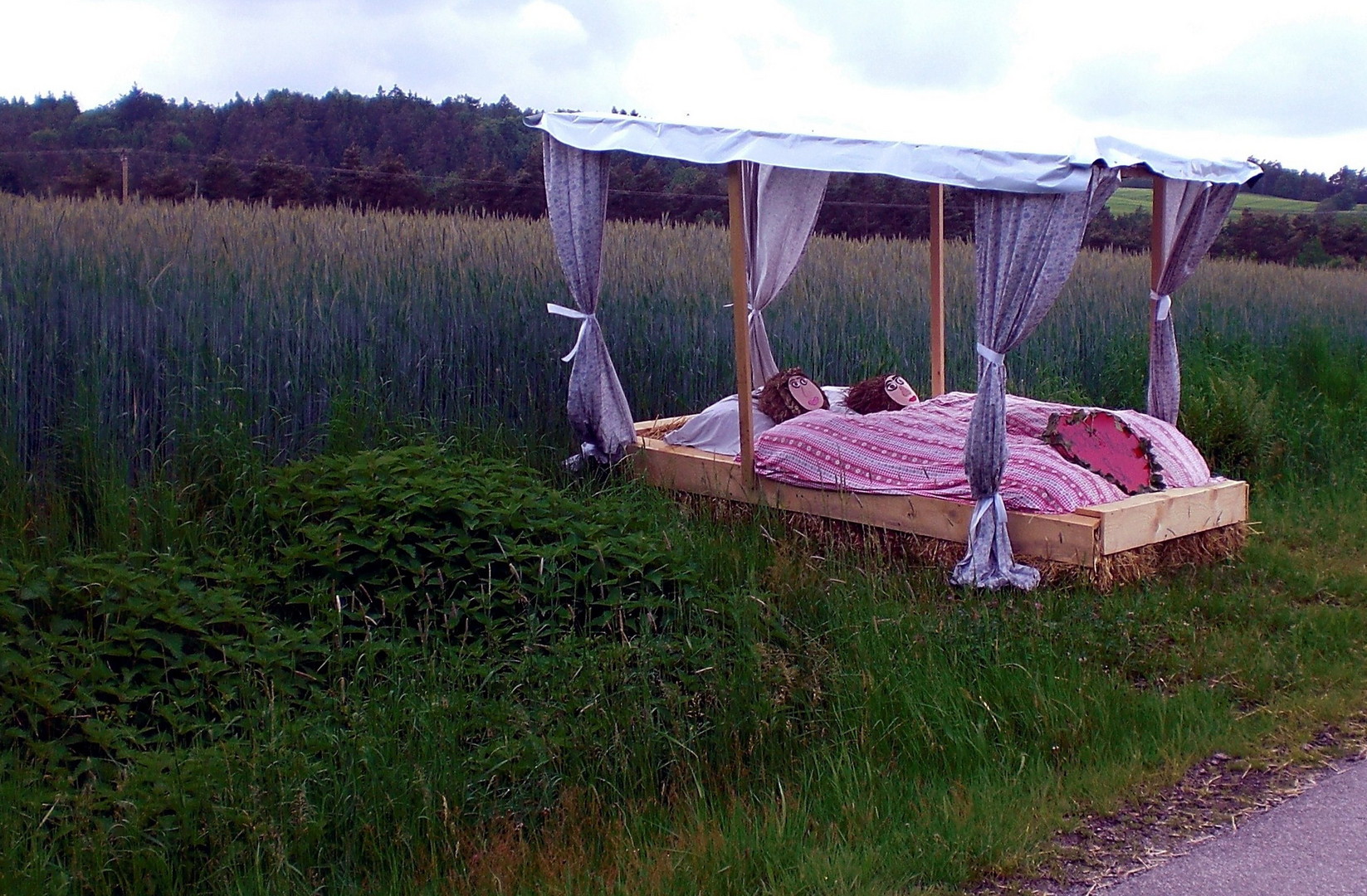 ein Bett im Kornfeld, das ist immer frei .................