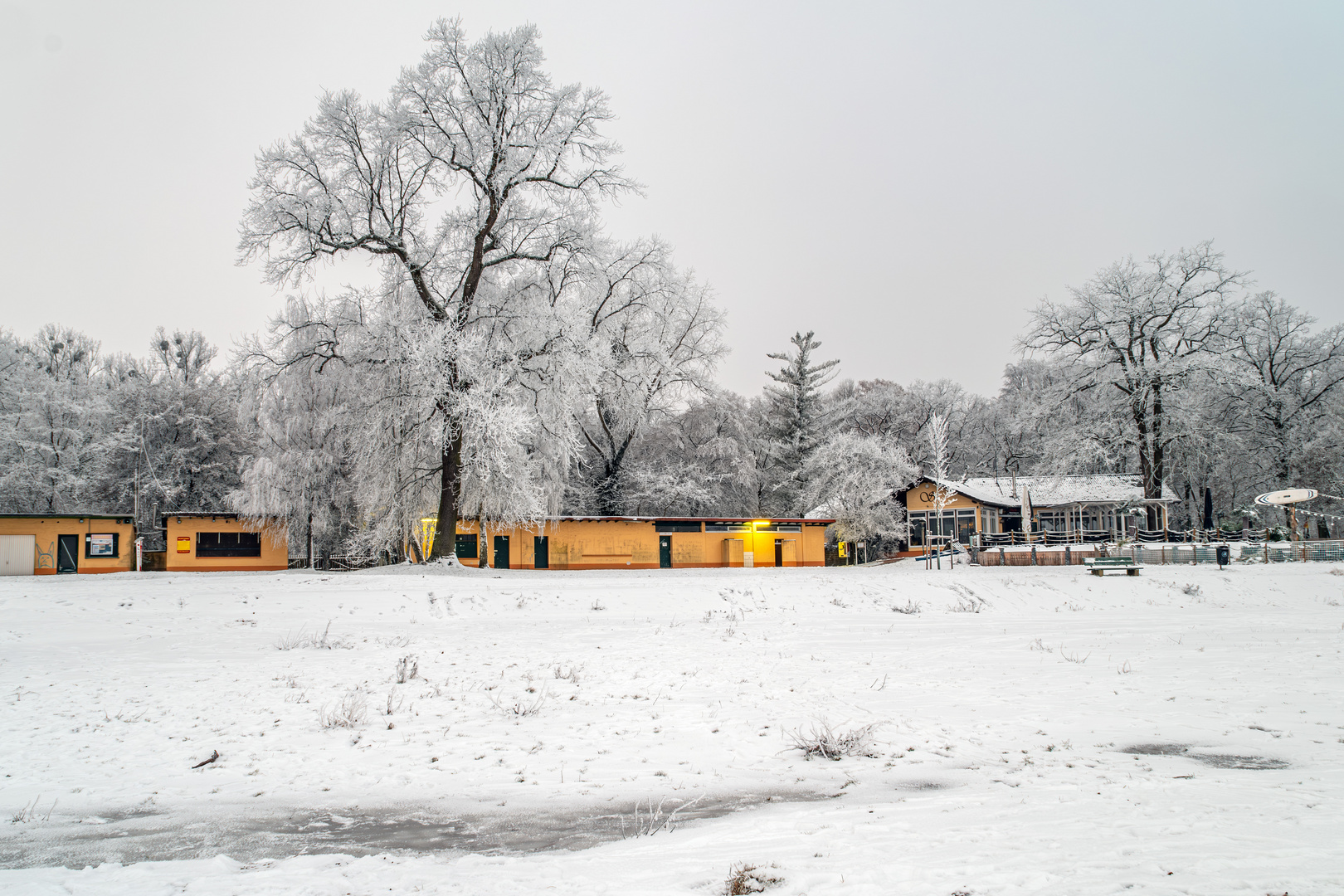 Ein bisschen Farbe im Strandbad Oppenheim 