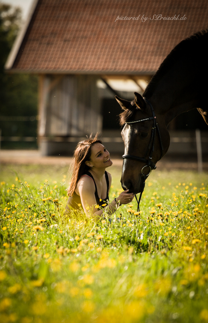 Ein bisschen Freundschaft ist mir mehr wert als die Bewunderung der ganzen Welt. ~ Otto von Bismarck